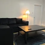 4 Pers Studio Style Room South Wimledon Tube Station